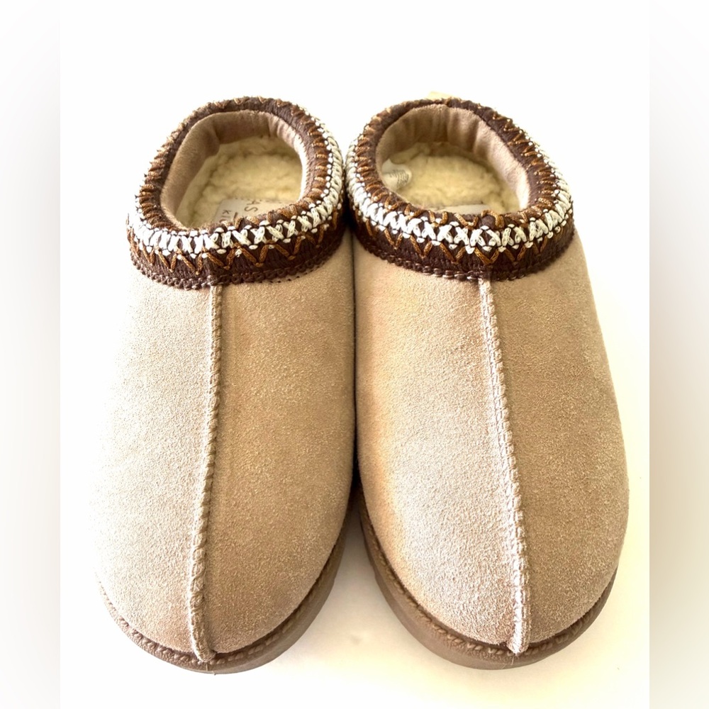 Aspen Kids Cozy Slip-On Slippers in Tan with Fleece Lining